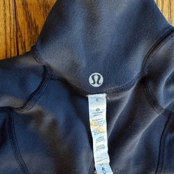 Lululemon reversible navy/coral 1/2 zip up pullover Long Sleeve Top size 6 - Picture 3 of 6